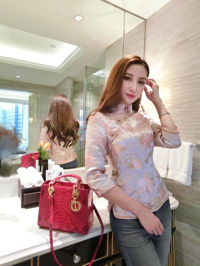 热销刘美人同款旗袍_2018新款刘钰懿刘美人同款粉花短款旗袍小袄收腰