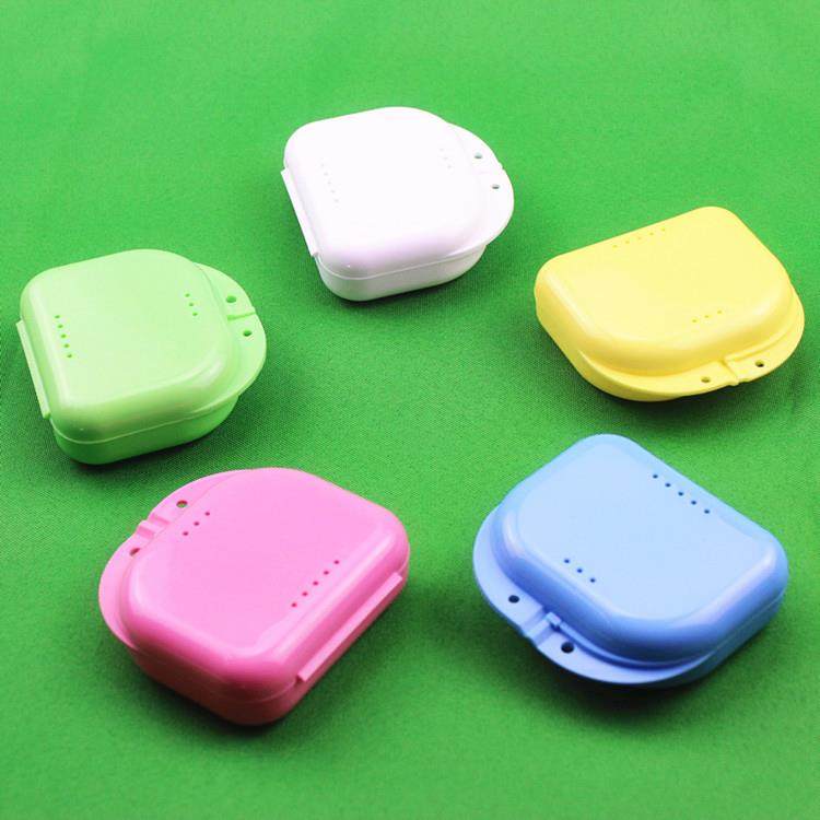 一折牙套盒子_牙套盒子正畸保持器盒 矫正器便携带 随身假牙盒牙垫