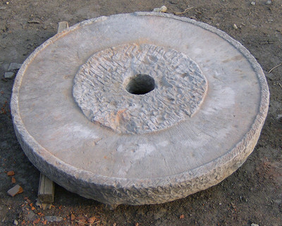 老旧石磨大小磨盘园林庭院别墅农家乐石桌面茶桌铺路大石磨