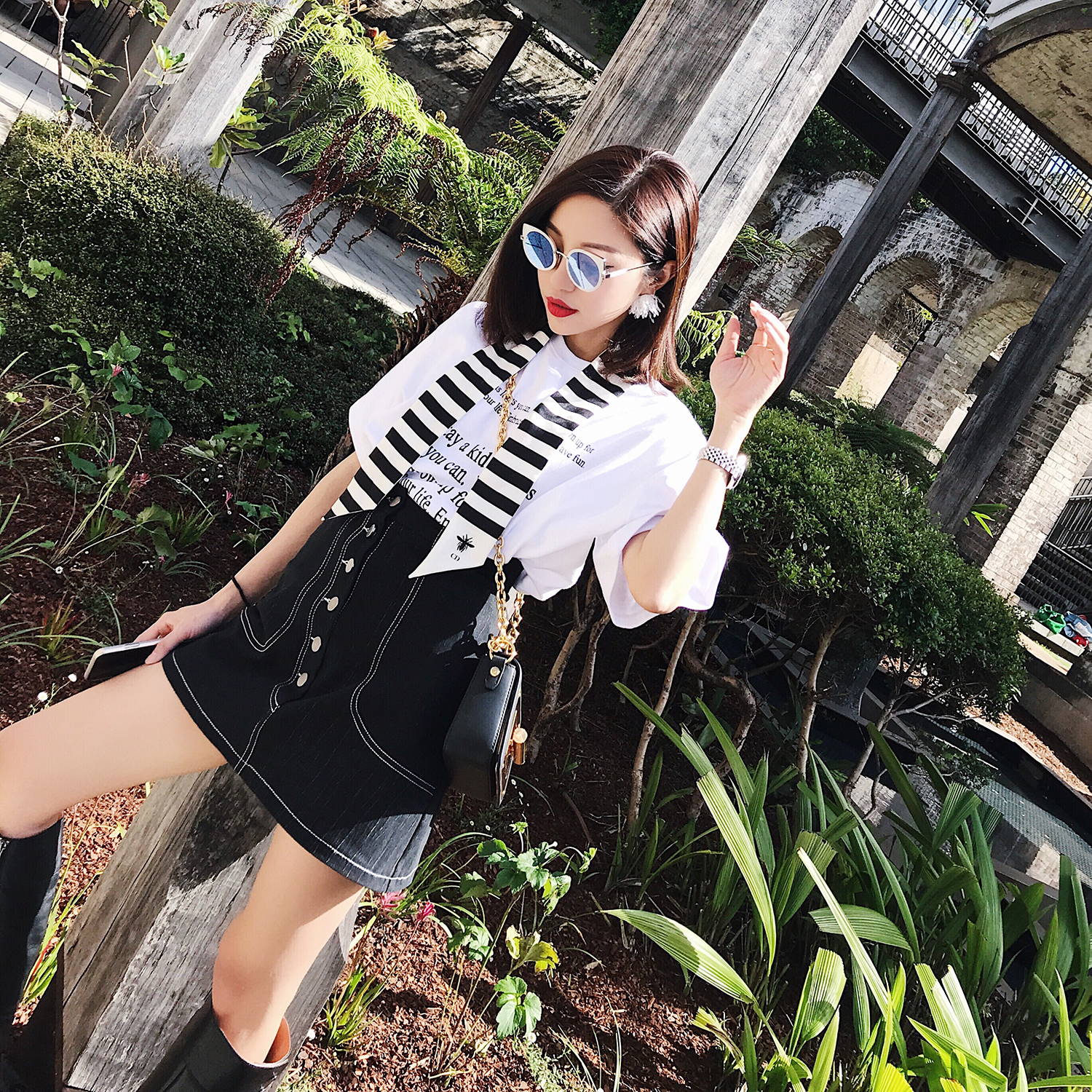 小潘潘服饰,完美展现女性身材曲线