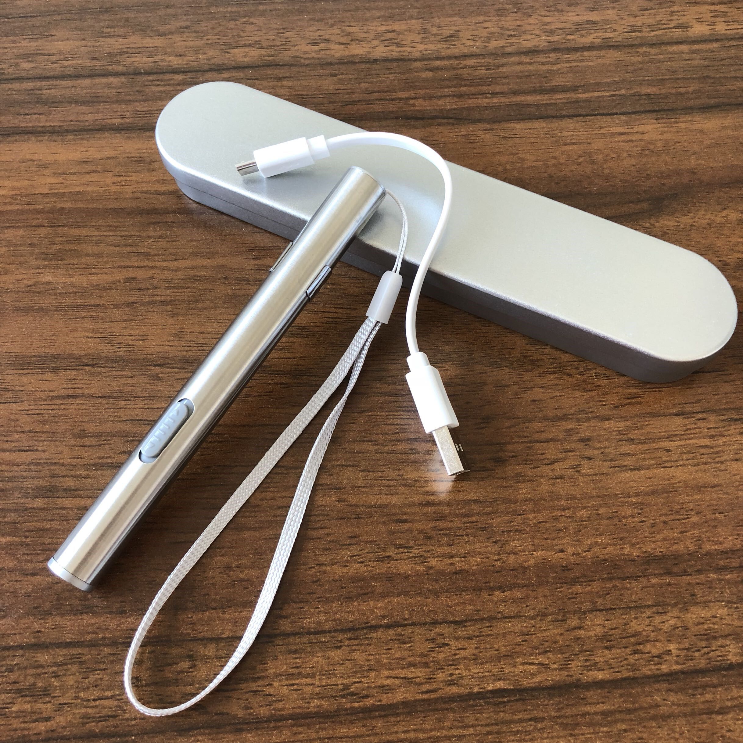 2018新款医生用瞳孔笔灯手电筒口腔耳鼻喉检查幼儿园