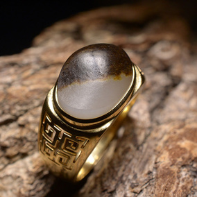 传世家新疆和田天然和田玉籽料男士戒指 18k金镶嵌 真皮 保真