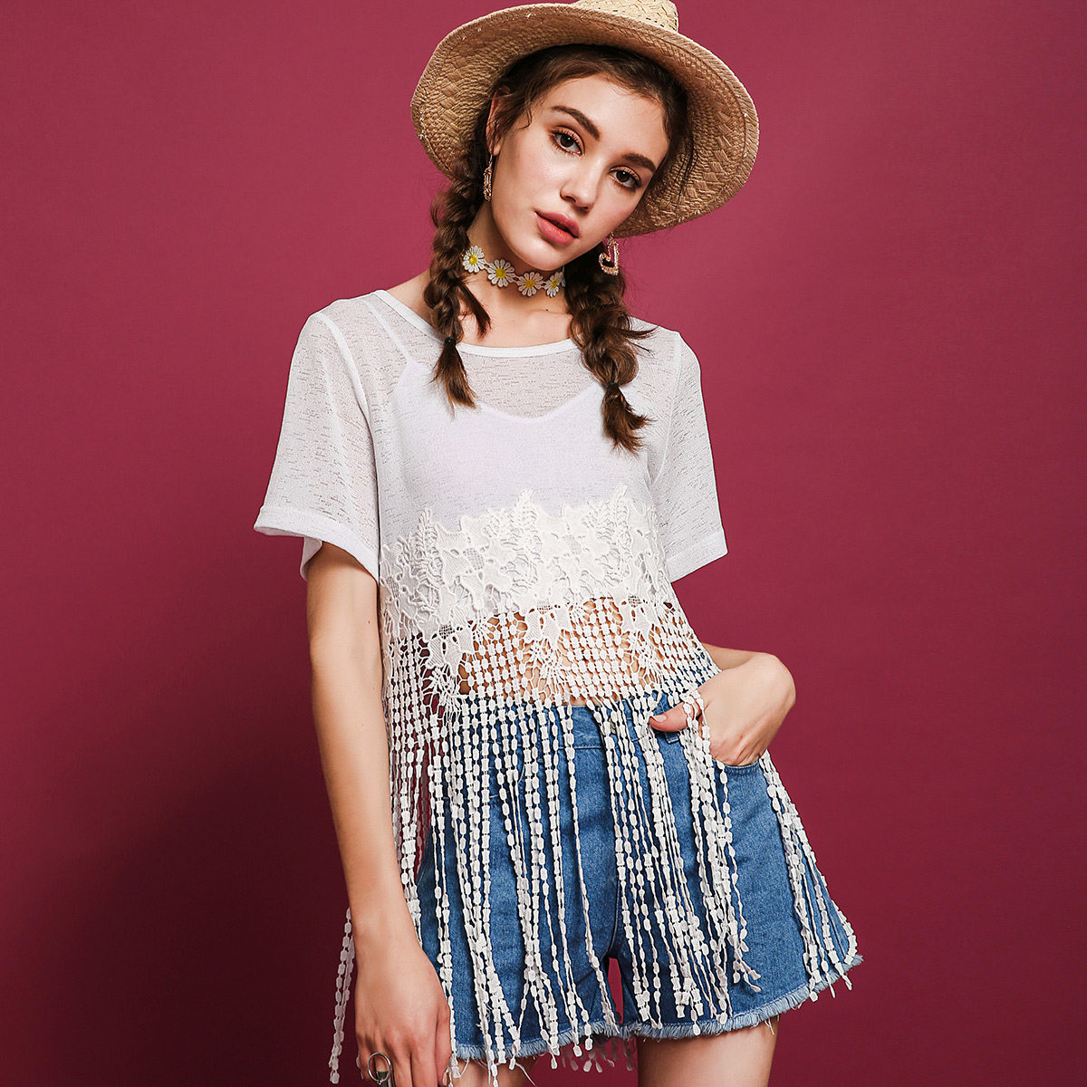 精致的流苏装饰,增添衣服的亮点.