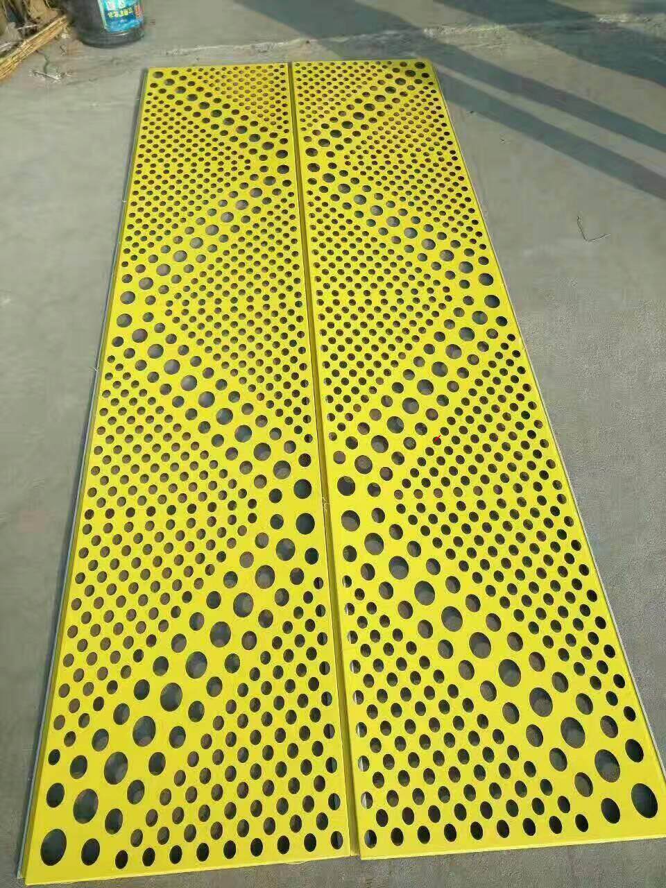 特价镂空大方板_吊顶装饰板广告扣板彩钢镂空底板平面雕花板酒店招牌