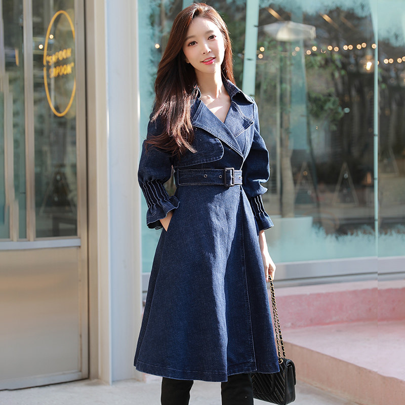 俏丽牛仔风衣,诠释春季休闲气息