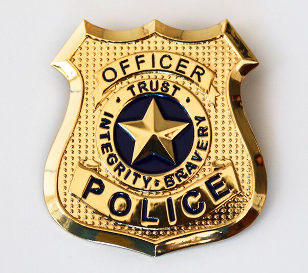 动漫周边狐狸尼克 兔子朱迪cos胸章 疯狂动物城金属徽章免邮优惠券