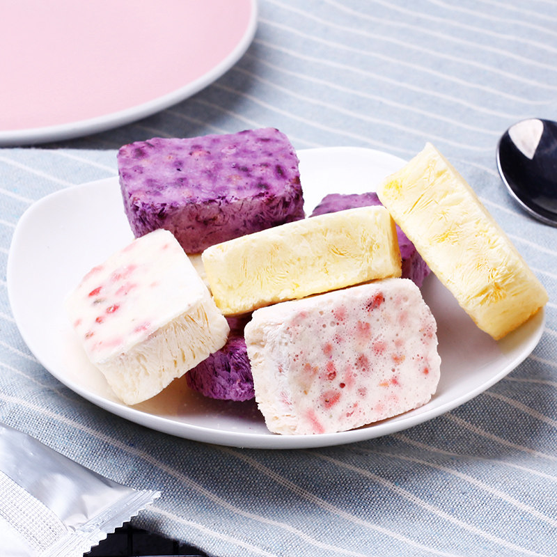 冻干草莓干_芋小鲜酸奶块54g*2盒 冻干草莓酸奶果粒块什锦蓝莓水果