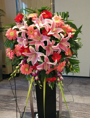 演讲台花 接待台花迎宾台花会议桌花鲜花速递 武汉实体店同城速递