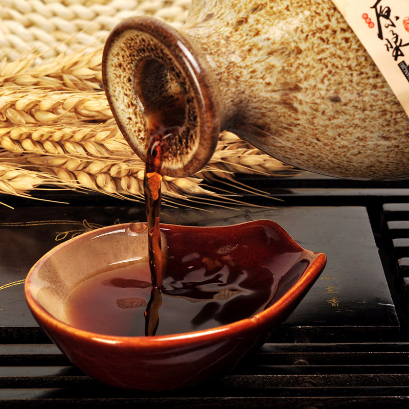 送礼要讲究,一瓶好酒这么送就对了!