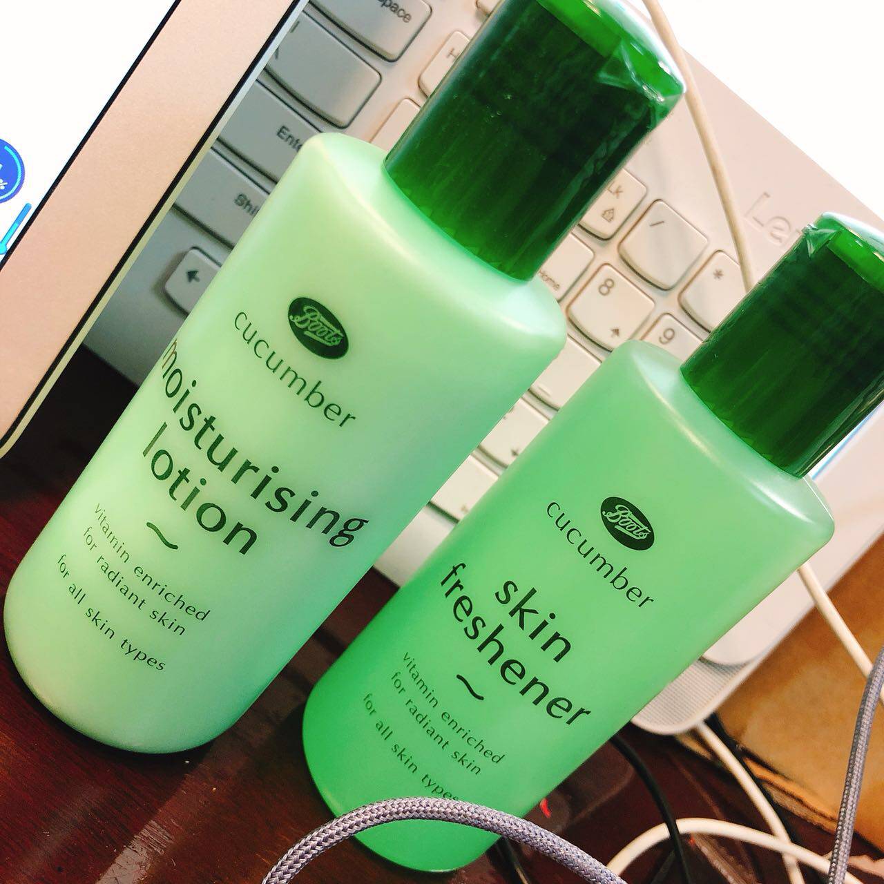 boots小黄瓜套装_英国 boots 小黄瓜护肤水乳套装 学生党的性价比选择