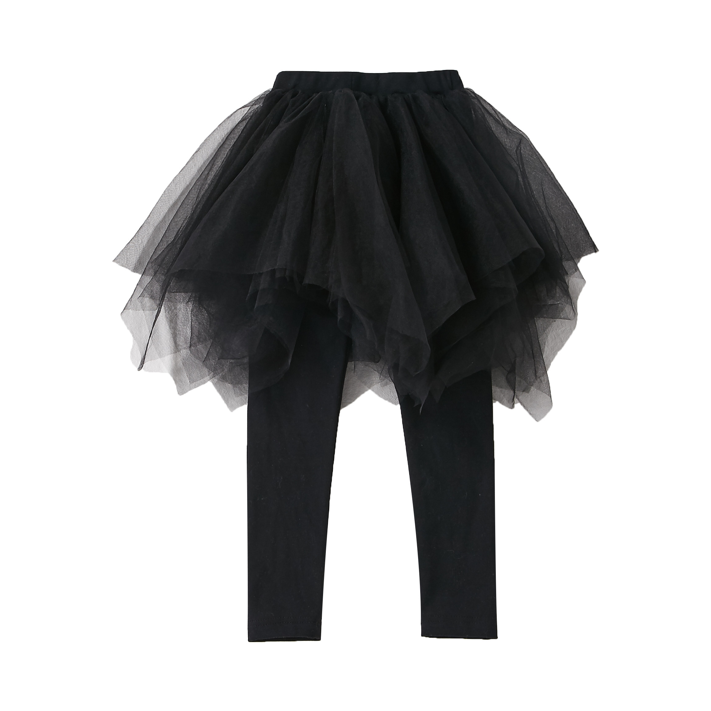 不规则的裙摆使裙子整体更有层次感,搭配卫衣会非常有腔调!