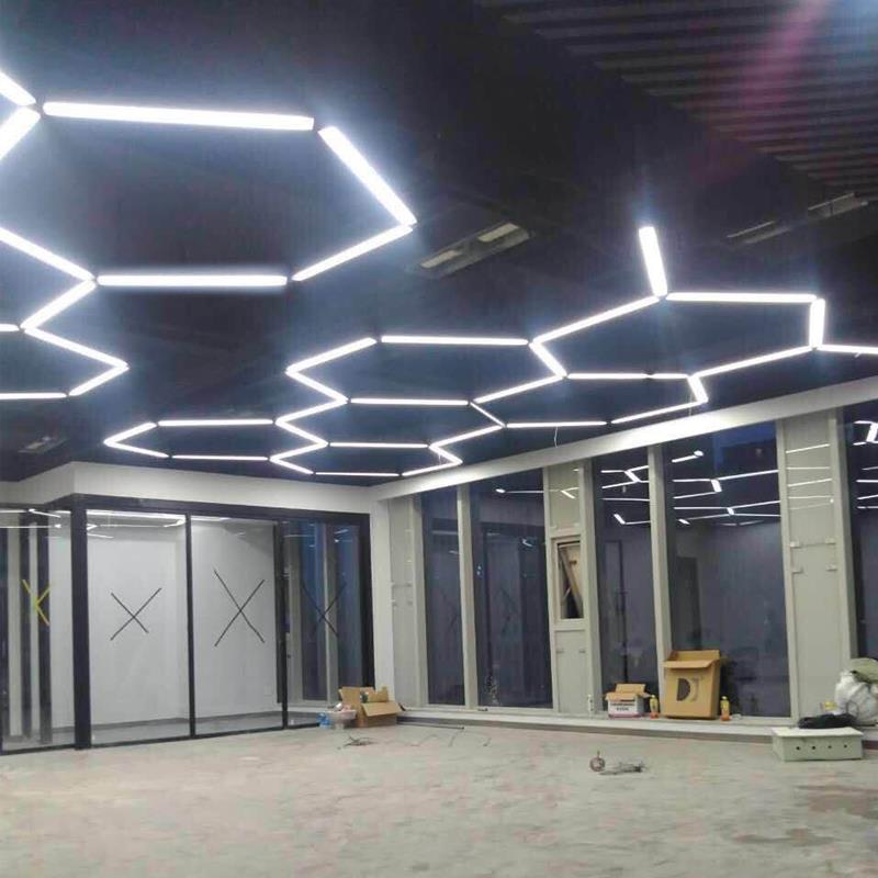 吊灯 现代简约 吸顶灯_现代简约led长条灯吸顶吊线日光灯造型灯商场