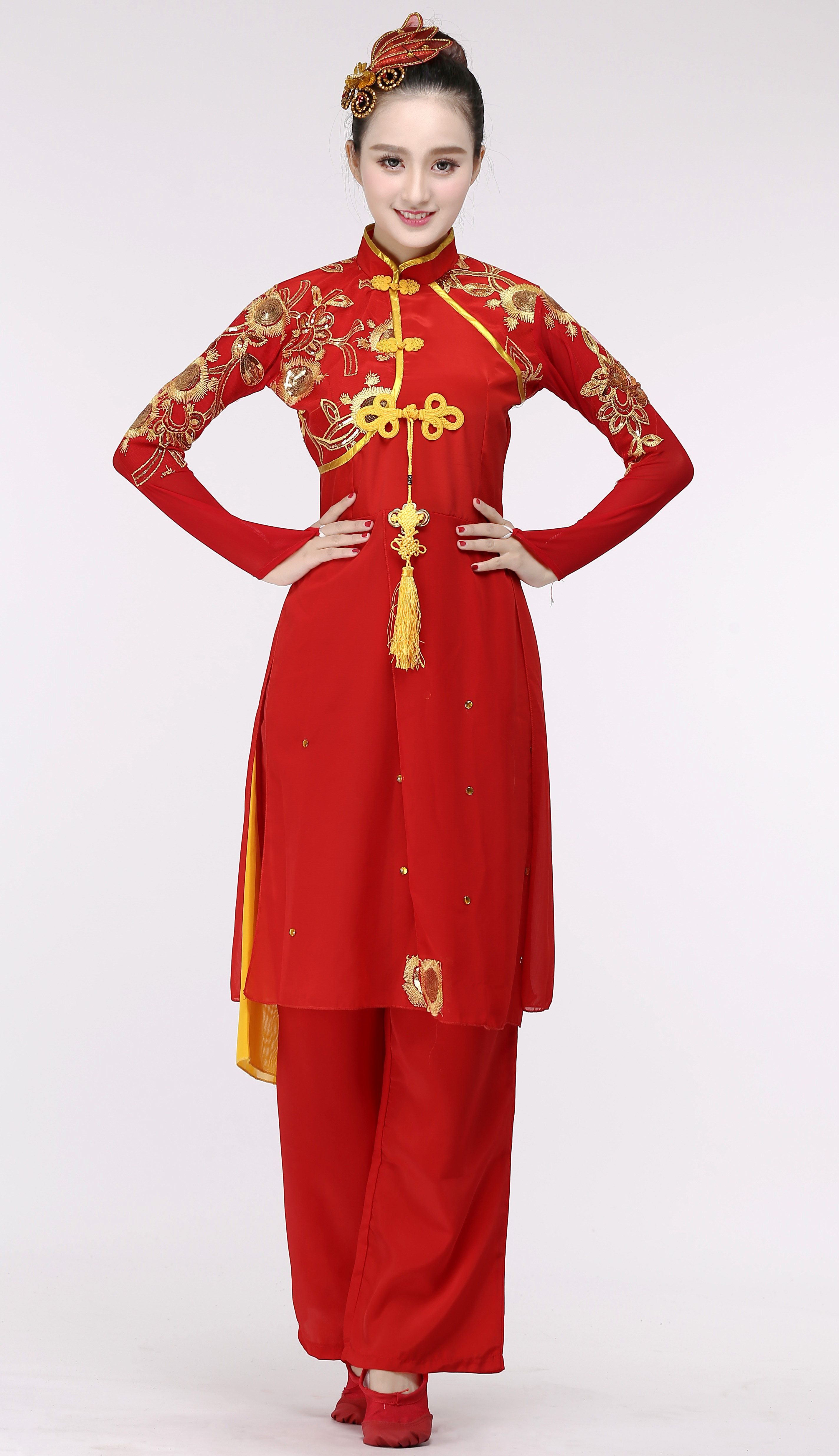 2018新品喜庆秧歌服装成人中国结红灯笼舞蹈表演服女款民族演出服