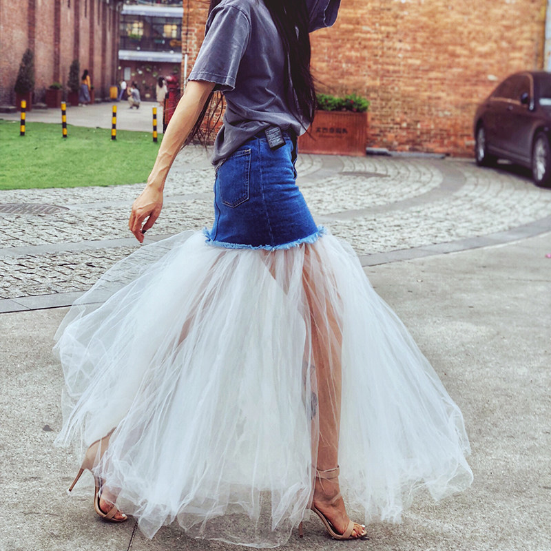 整体呈现出一种朦胧美, 走动间风情四溢.