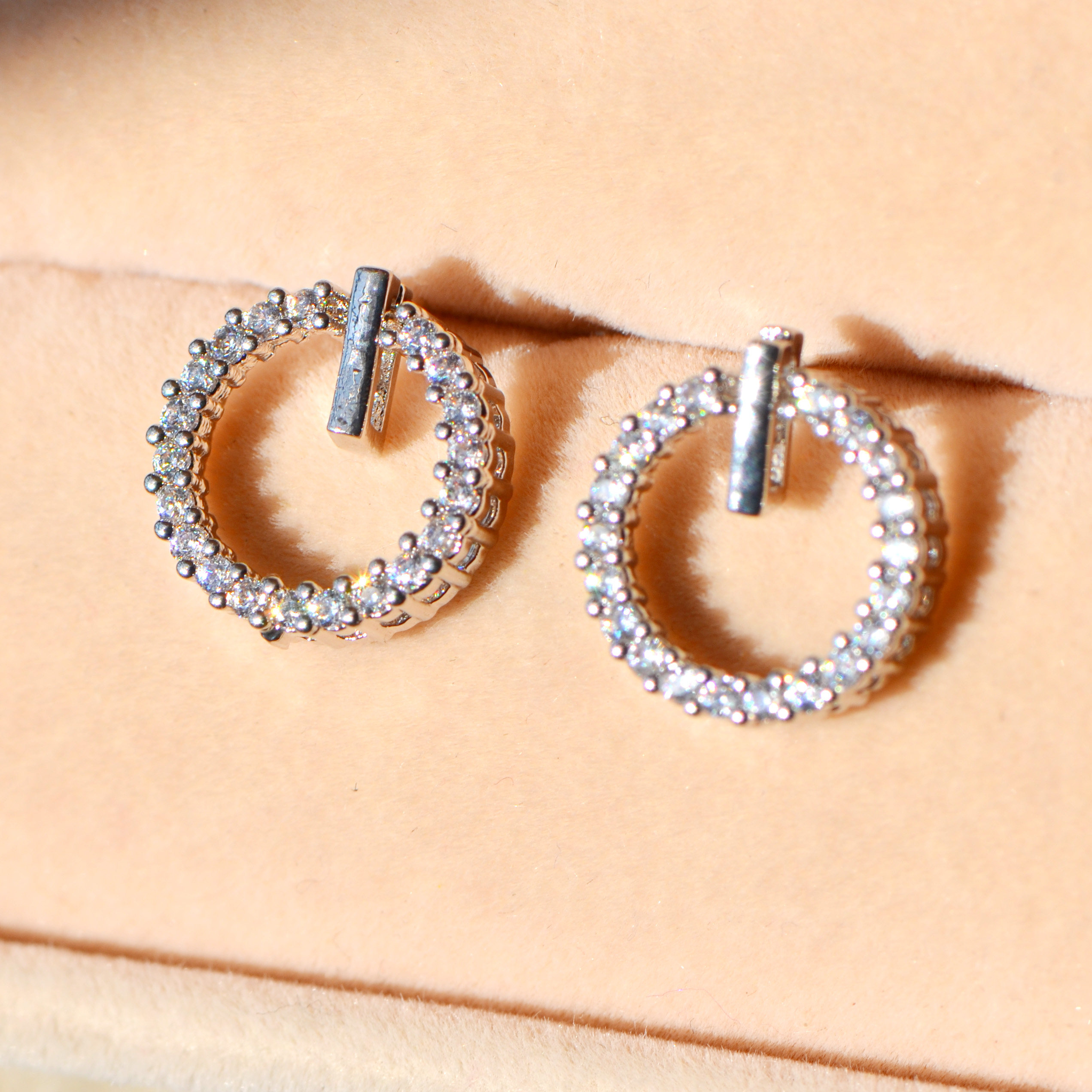 热销耳夹微镶_日韩925纯银小耳钉 玫瑰金微镶超闪锆石圆圈耳环 简约