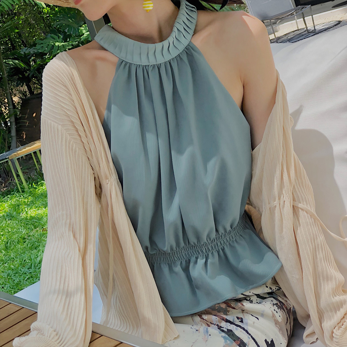 夏日心机小吊带,清凉风吹起