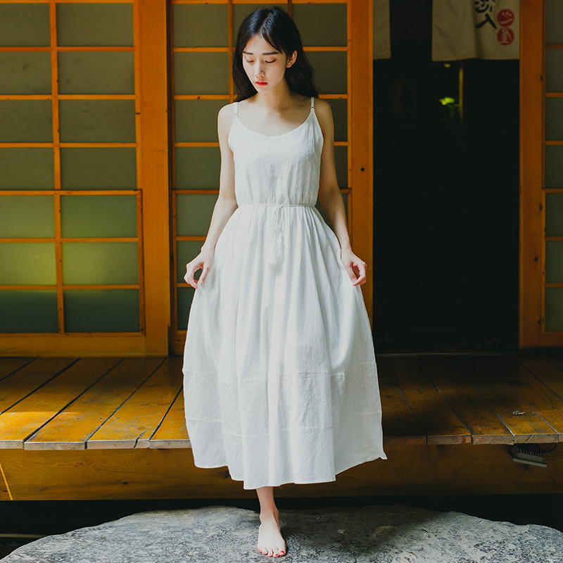 小白裙连衣裙秋冬 清新