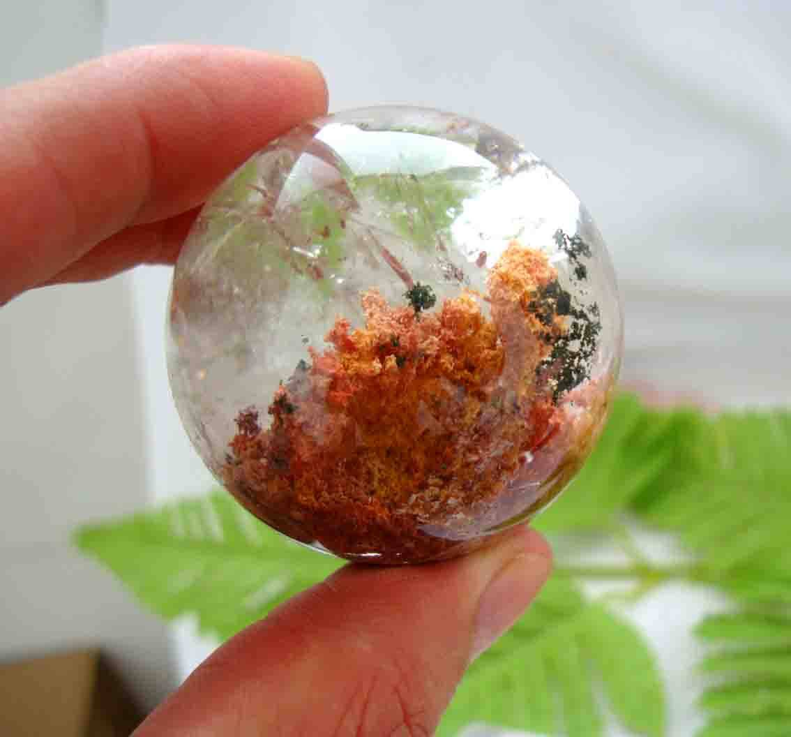 特价绿幽灵球_大自然神奇宝石 49毫米154克天然红绿幽灵水晶球 庭院