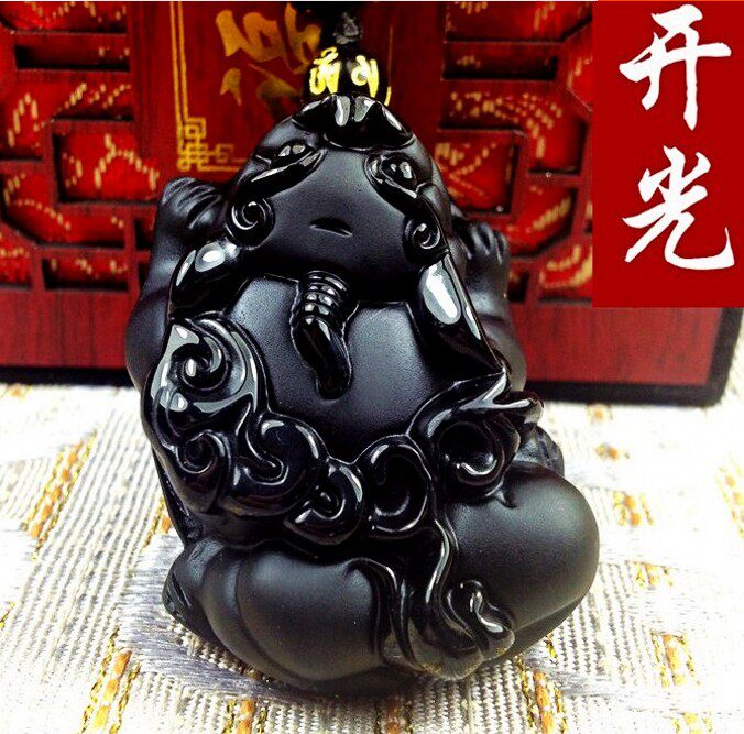 纯天然玉髓手把件貔貅生肖猪牛龙龟金蟾男士俏色玛瑙手把精雕摆件