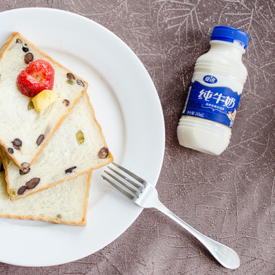 日期新鲜夏进a1级二代瓶装纯牛奶243ml整箱24瓶原生营养早餐