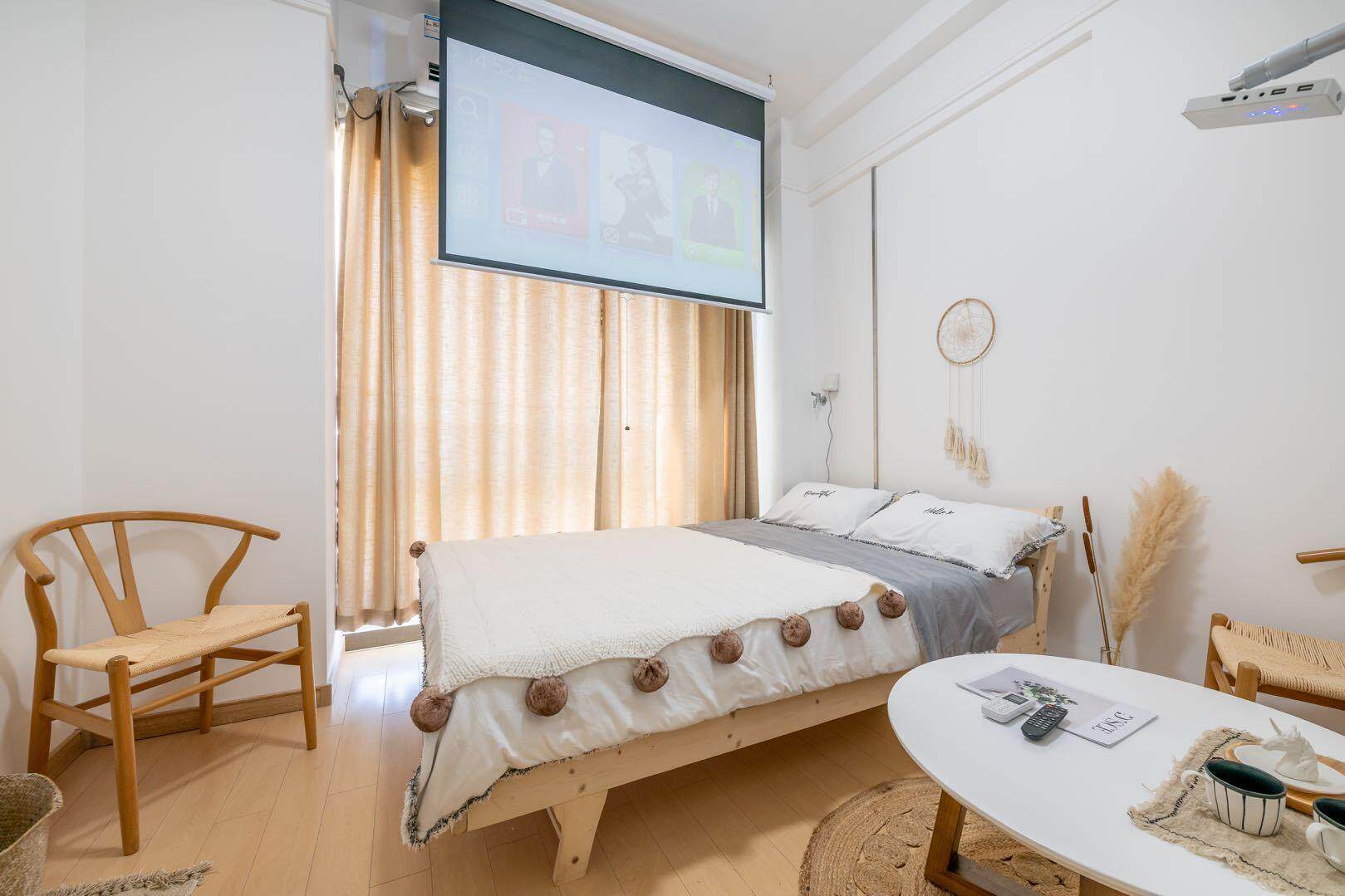 赫兹_厦门52赫兹生活家公寓精选暖阳温馨投影房优惠券