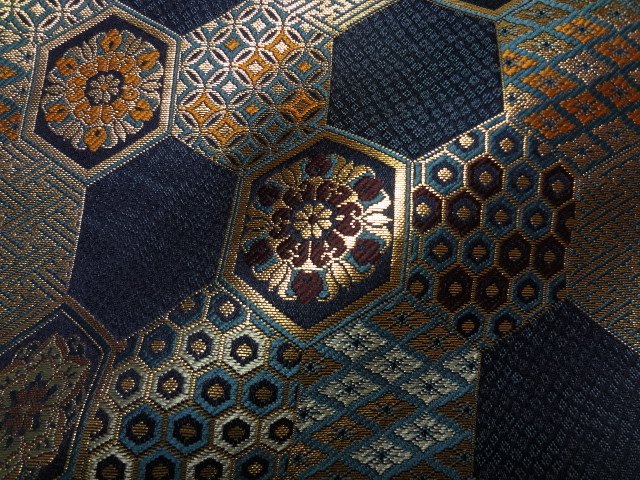 日本进口 和风布料 西阵织 织锦缎 金襴织物 小纹亀甲文(绀)