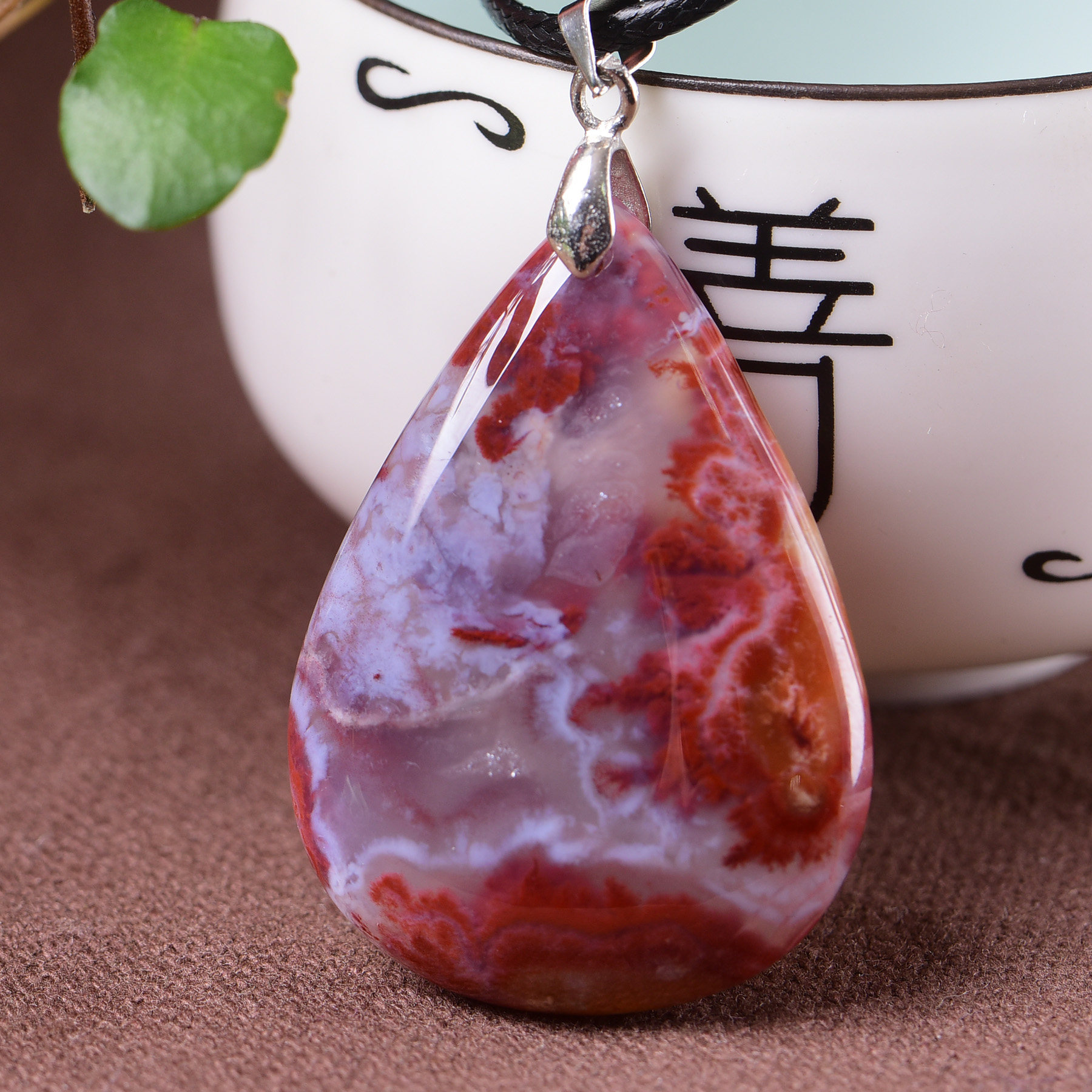 水晶吊坠男 玛瑙_保真珊瑚玛瑙水滴吊坠海洋玉髓男女情侣款裸石挂坠