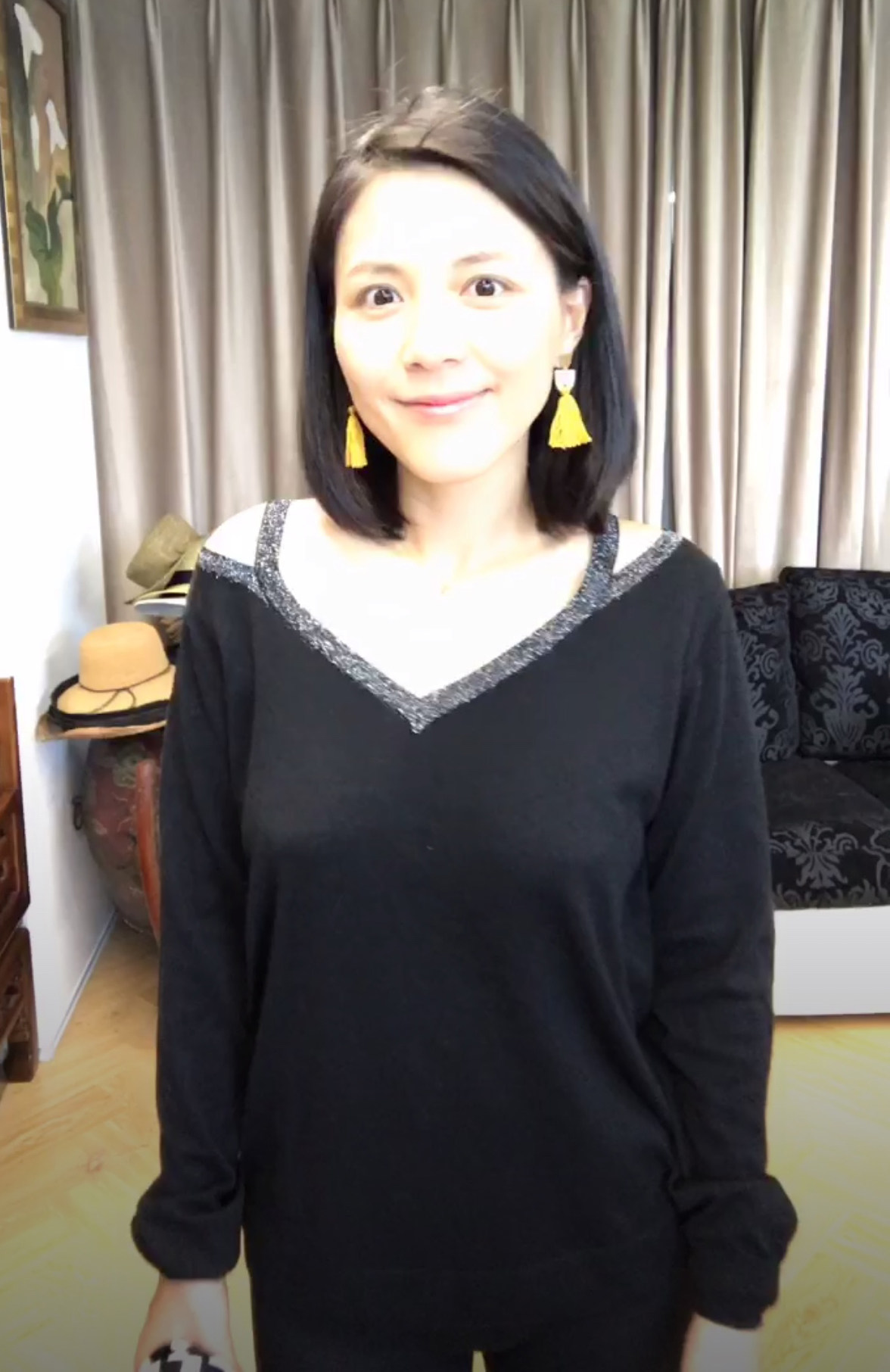 吊带 露肩 长袖 t_汤汤2004 黑色露肩t恤女个性吊带v领长袖女装春秋