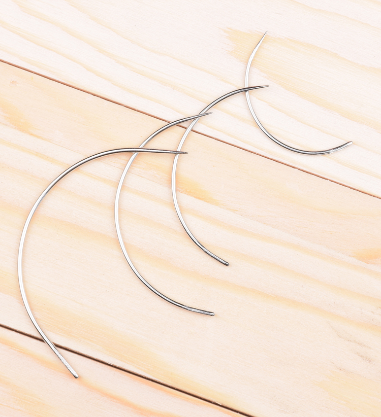 进口手工弯针缝纫弧形针大眼异形皮革针用于地毯沙发靠垫公仔用针