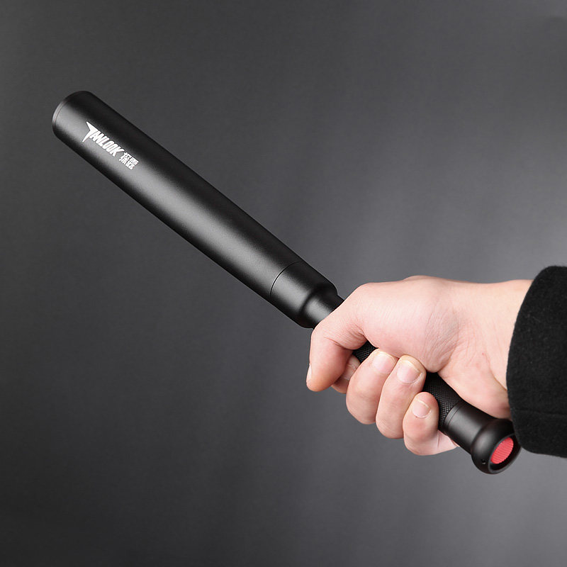 防身强光手电让你户外运动更精彩