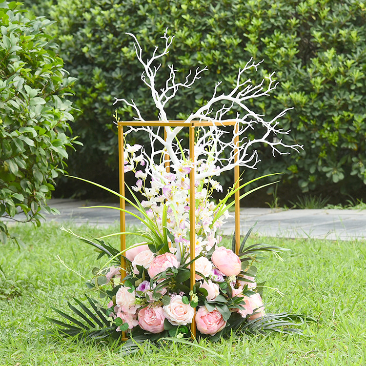 热销婚庆铁艺道具_新款婚庆道具铁艺几何路引 创意森系摆件花器婚礼