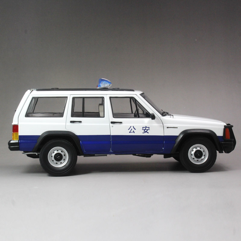 原厂1:18 小切诺基警车 北京吉普 2500 bj7250警车 汽车模型车模