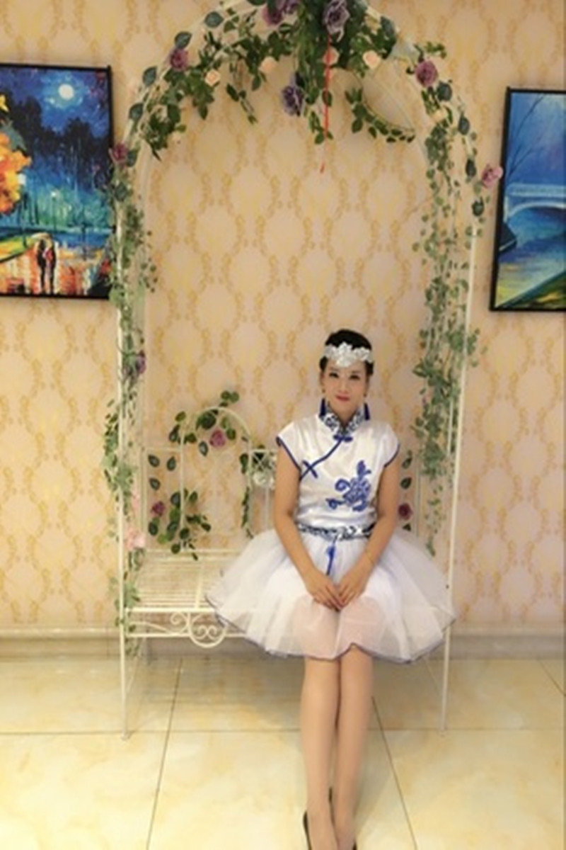 萌萌哒天团帝都同款现代舞蹈服装青花瓷演出服