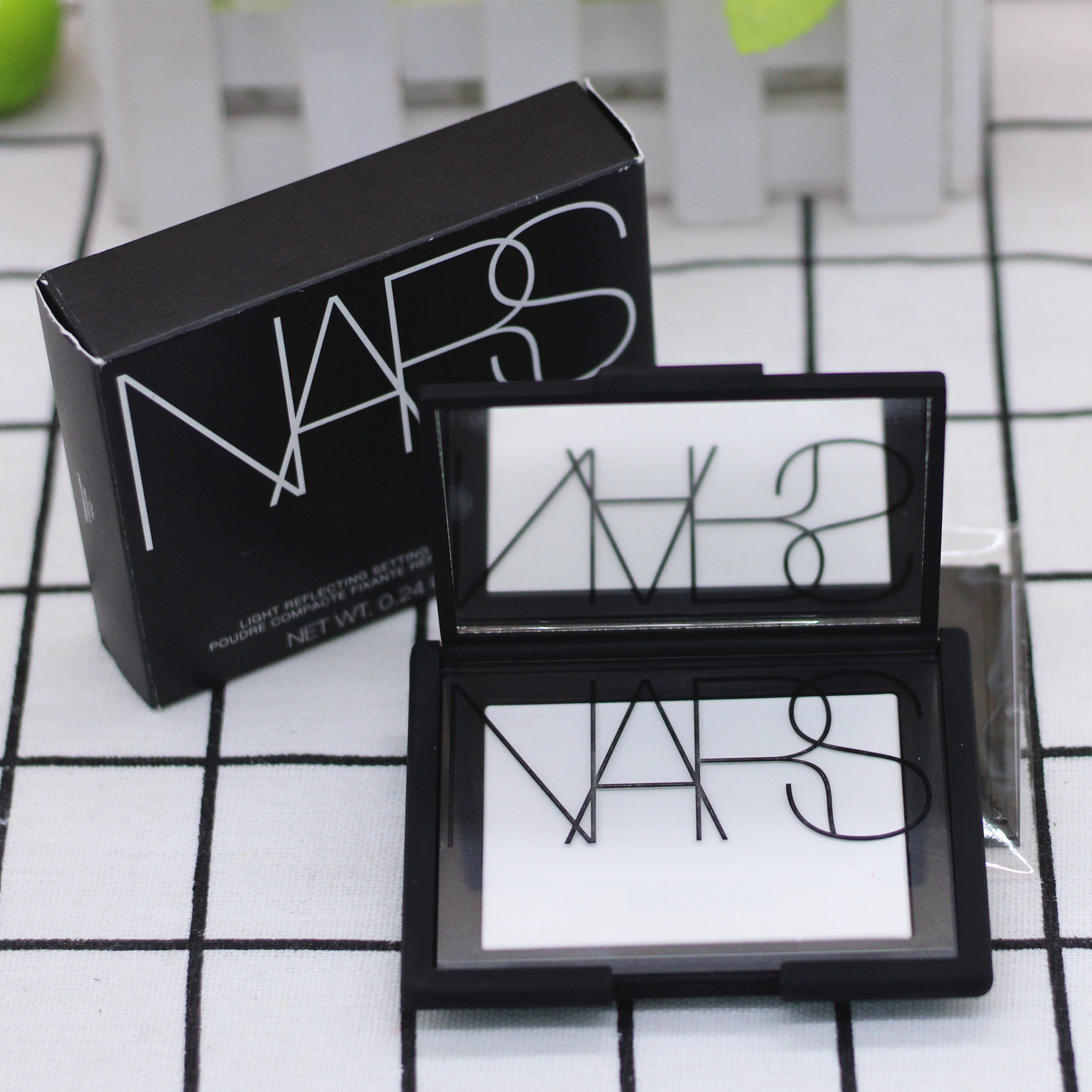 nars透明裸光蜜粉饼定妆持久控油隐形毛孔粉饼蜜粉饼7g提亮肤色