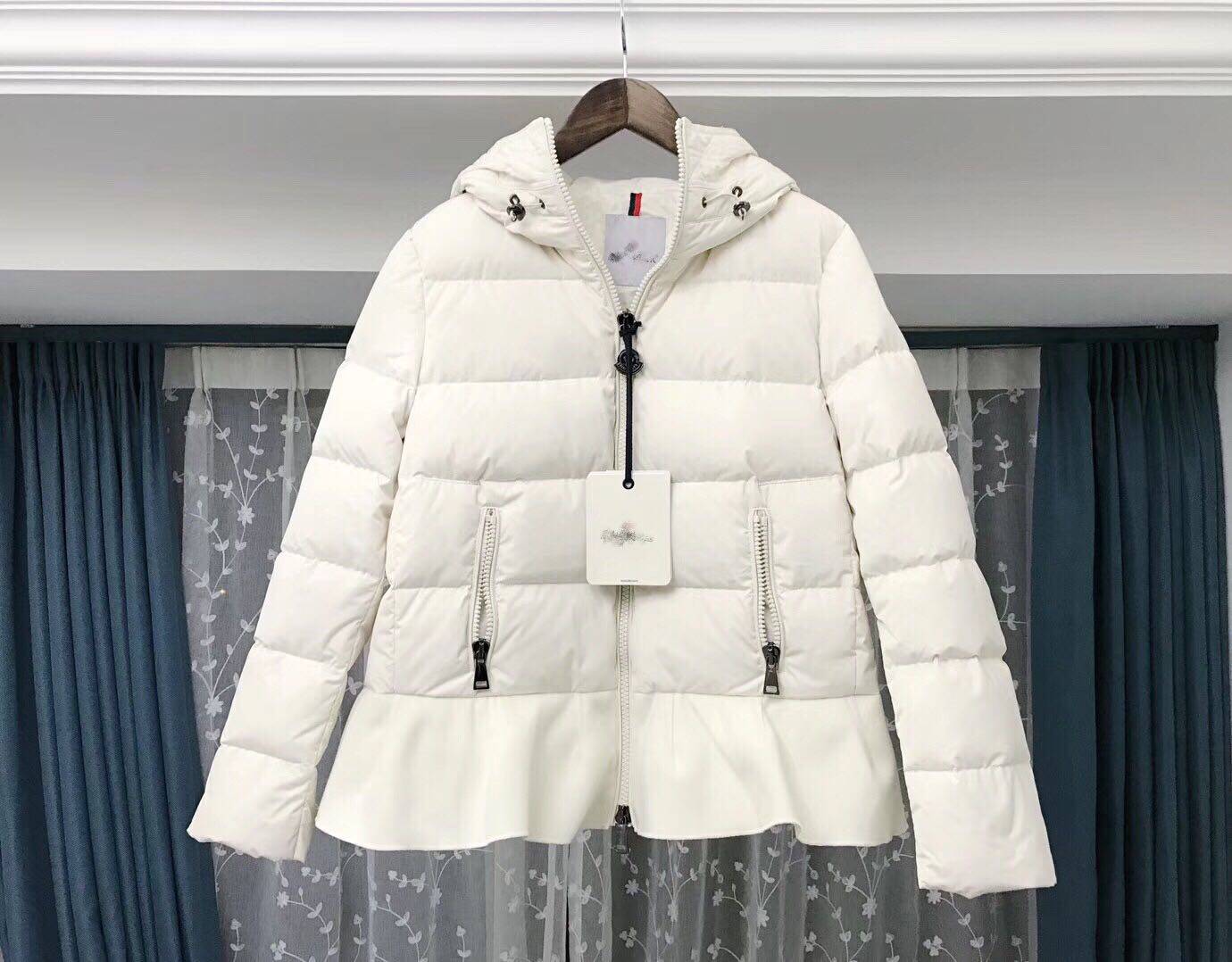 17秋冬女款羽绒服黑白色荷叶边短款修身加厚保暖羽绒衣欧美高端