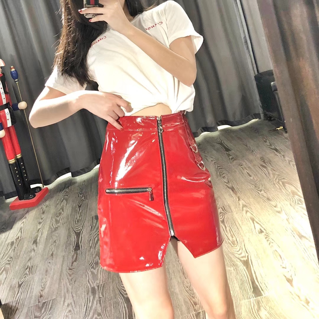 红色皮裙_欧洲站高端定制小心机皮裙2018秋冬新款时尚性感进口漆皮