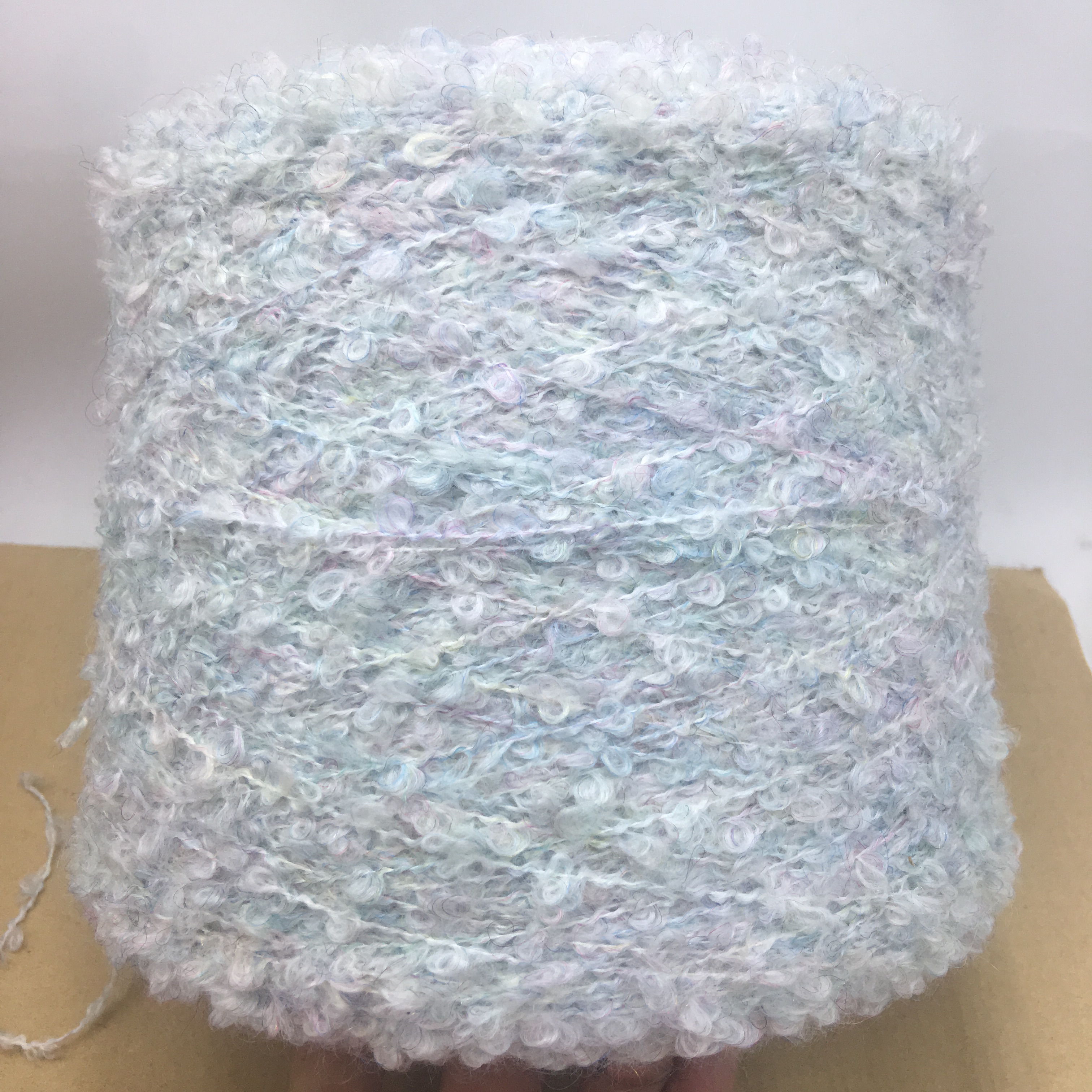 一折扎围巾_一斤包邮标价 幻彩圈圈纱柔软舒适不扎 毛衣围巾 手工编织