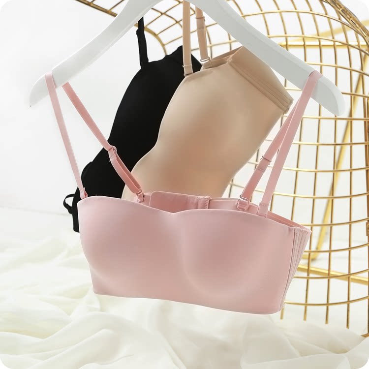 采用一片式点胶的工艺,很好的避免了普通内衣勒痕的尴尬,而且还设计成