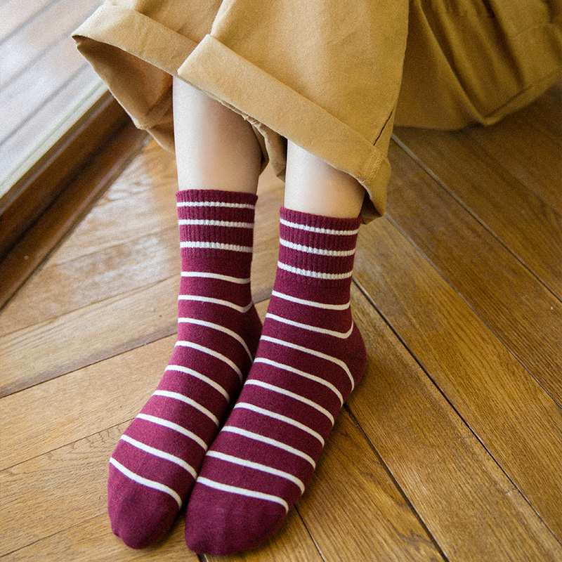 袜子女中筒袜韩版学院风日系条纹女袜秋冬保暖