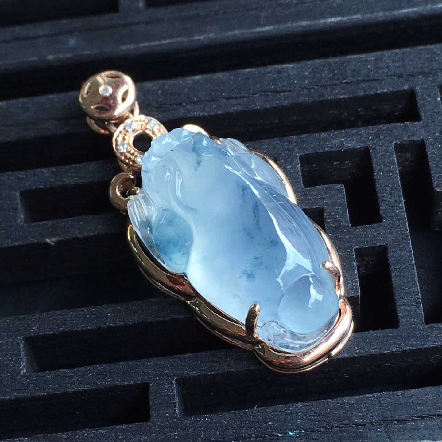 缅甸纯天然a货翡翠18k金南非钻镶嵌冰种三脚金蟾吊坠送礼带证书