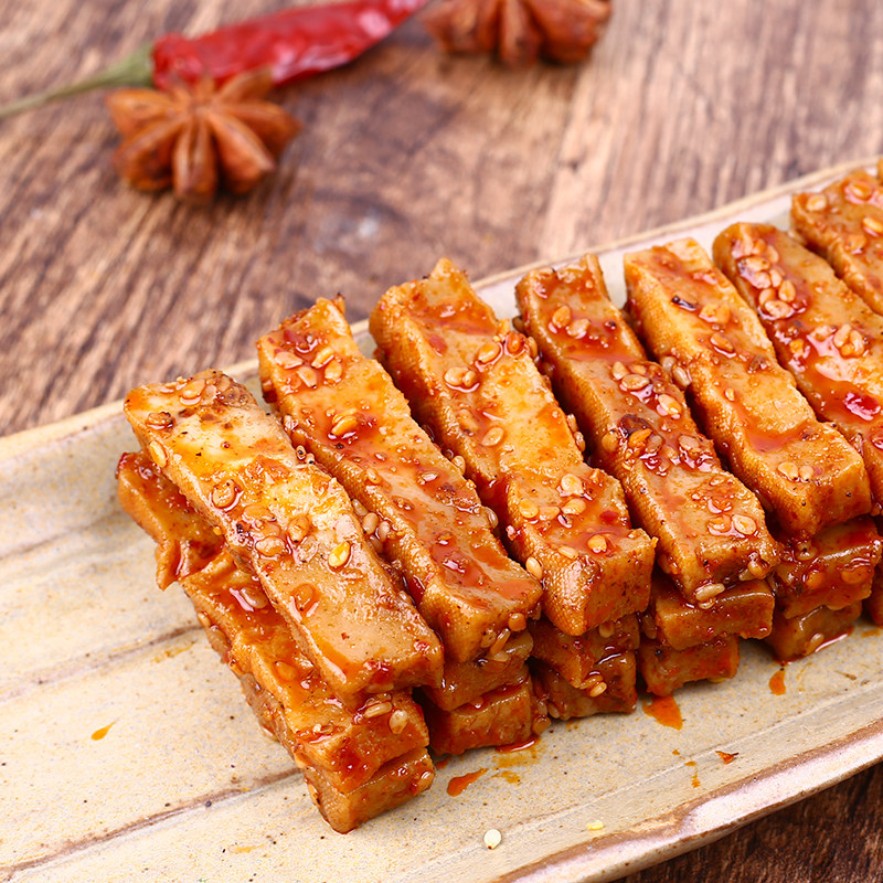 热销辣条超辣_湖南特产香辣超辣豆干柴火香干麻辣豆腐干500g平江辣条