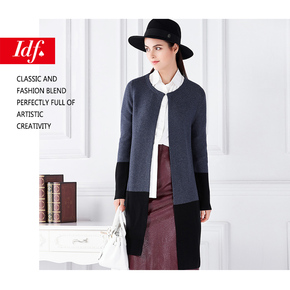 深灰色开衫长款针织衫搭配图片