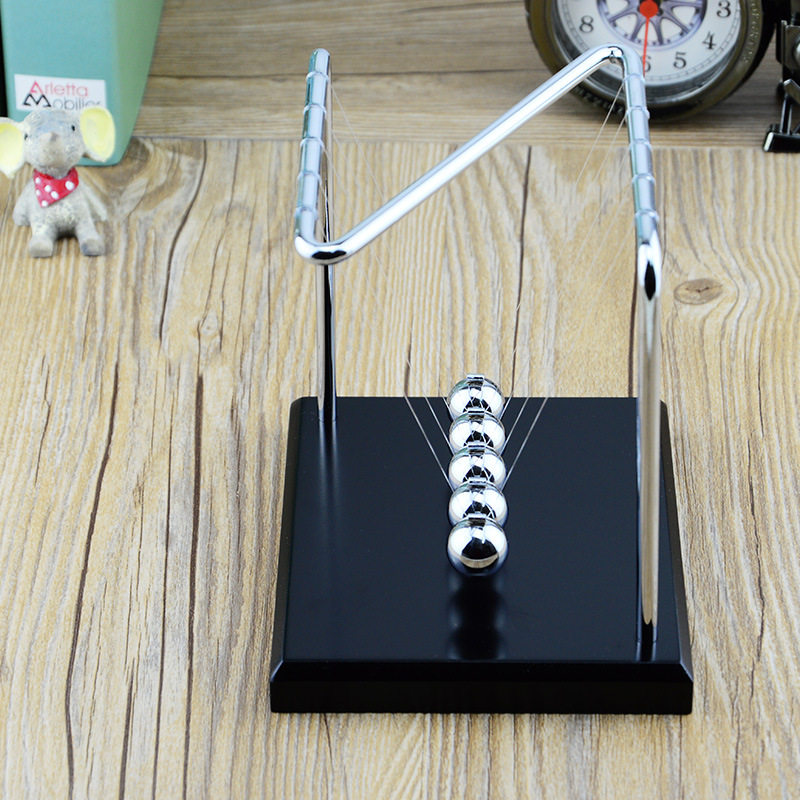 共振摆球钢铁侠对撞球单摆撞球实木创意现代简约牛顿摆球永动机_7折