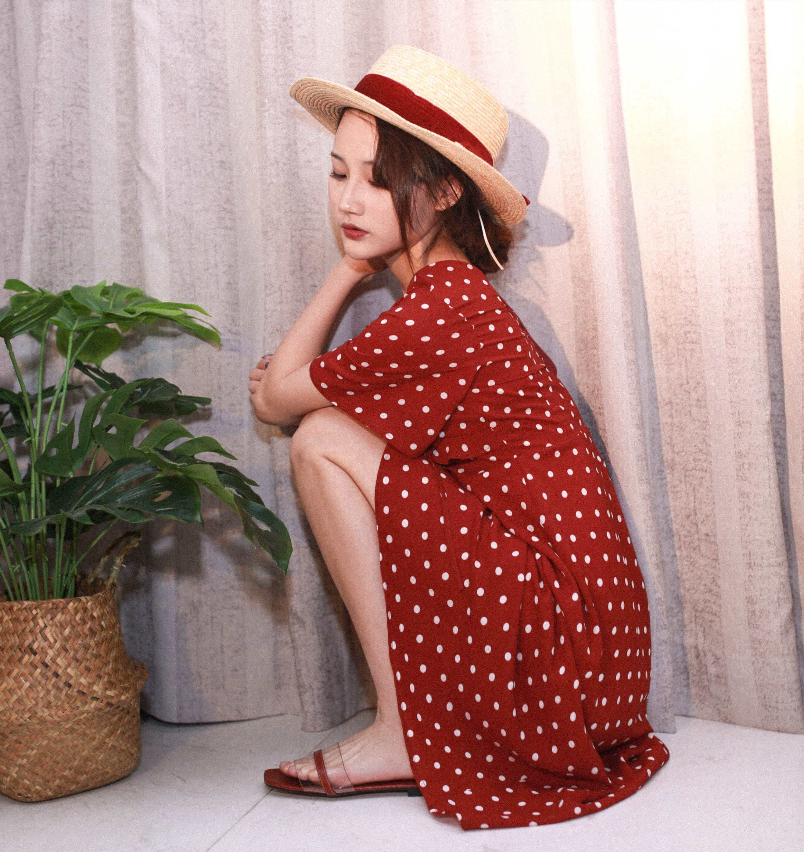 高腰a字连衣裙_meow ji喵吉复古v领木耳边红裙渡假裙中长款红色波点