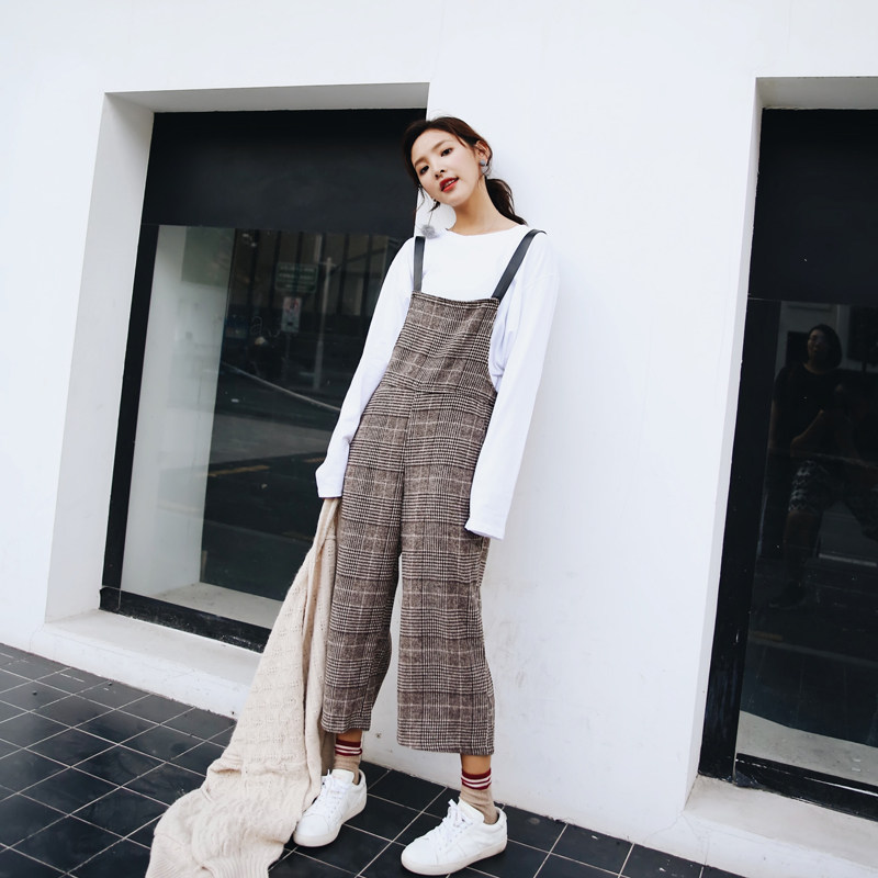 带着少女标签的格子背带裤