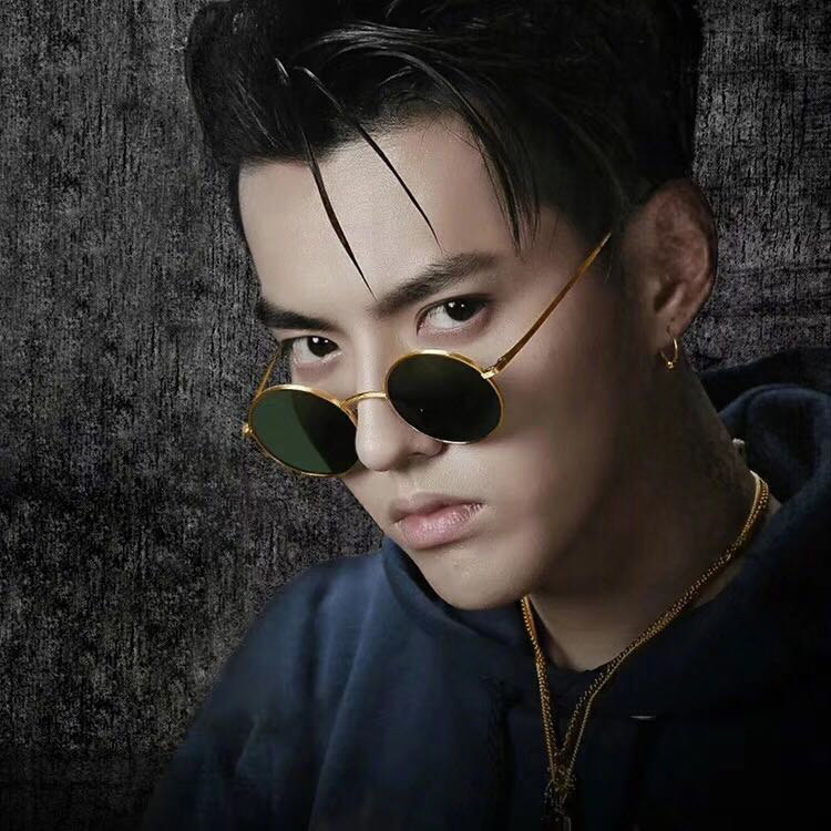 吴亦凡圆墨镜大额优惠券