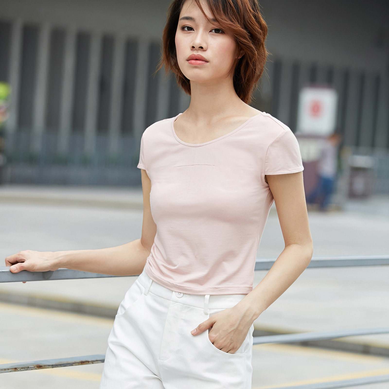 精致露腰上衣t,秒变街头小辣妹