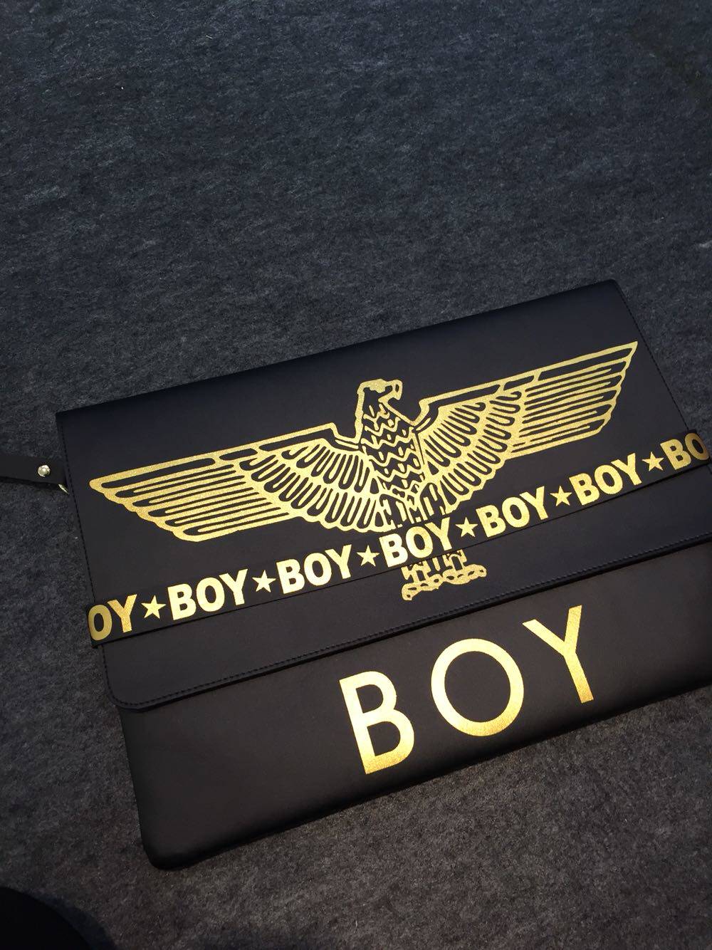 正品英版boy london 黑色 烫金色老鹰b171ns601002 时尚大手包