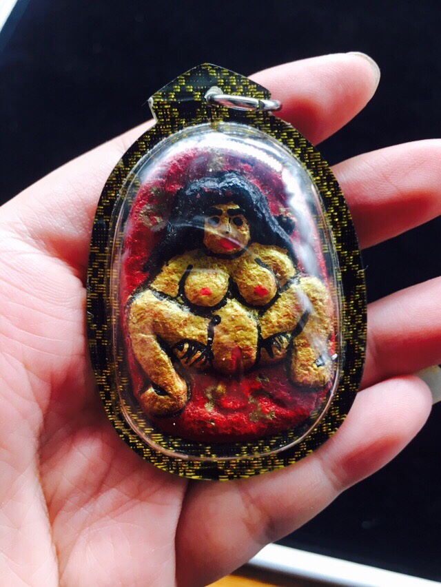 一折佛牌 泰国 阴牌