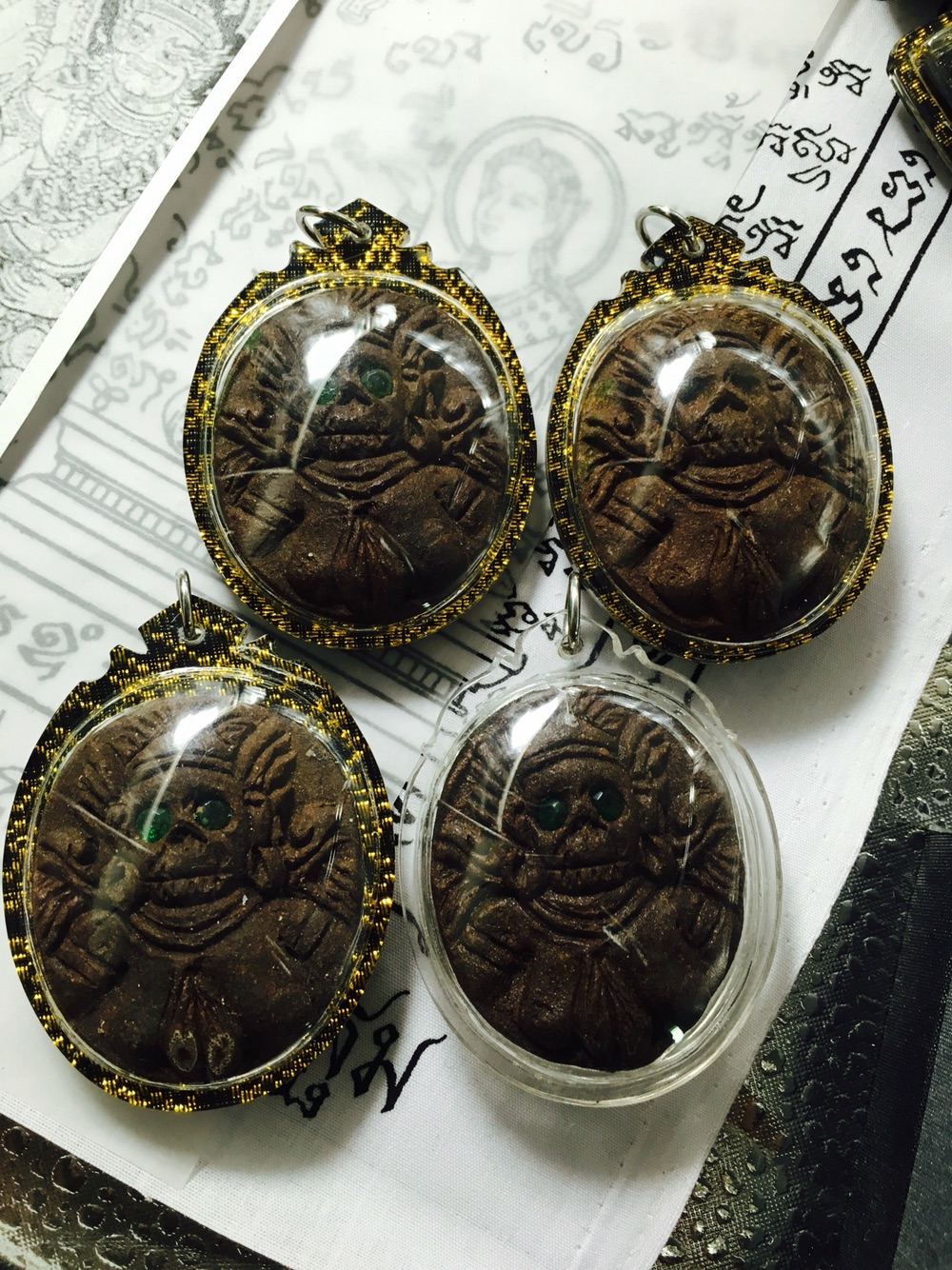 一折佛牌 泰国 阴牌